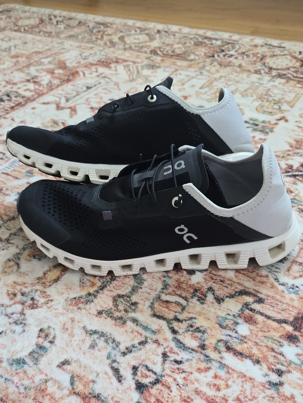 On Running Cloud 5 Coast Black Gray and White Lifestyle Sneaker Tennis Shoe 10.5